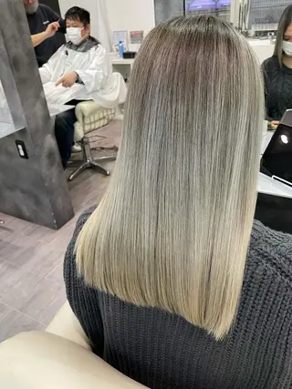 ミディアム Merlyosaka 早川未来のヘアスタイル