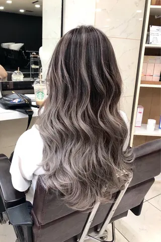 セミロング メッシュカラー 艶髪/西尾 幸樹のヘアスタイル