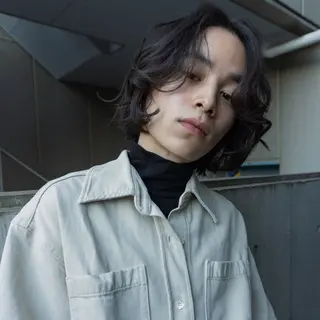 ミディアム メンズ MAI🦎 無造作パーマ メンズのヘアスタイル