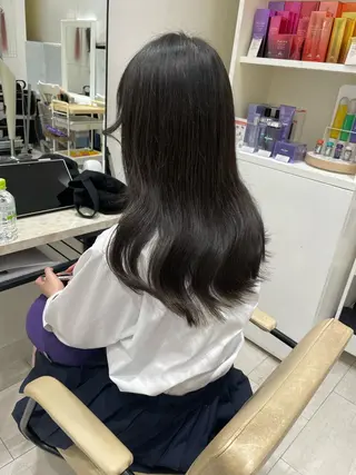 ミディアム ハッシュカット レイヤー池袋のヘアスタイル