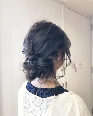 セミロング ヘアアレンジ ブリーチカラー🌈 石垣翔太のヘアスタイル