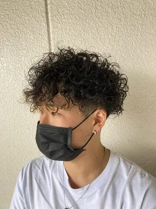 パーマ メンズ 加納 孝也のヘアスタイル