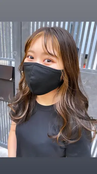 セミロング ウルフカット／吉村 桃子のヘアスタイル