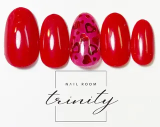 ネイル Trinity ネイリストスタッフのネイルデザイン