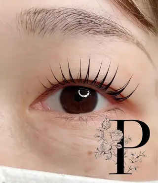 マツエク・マツパ GLOW LASH所属・根本 鈴子のマツエク・マツパデザイン