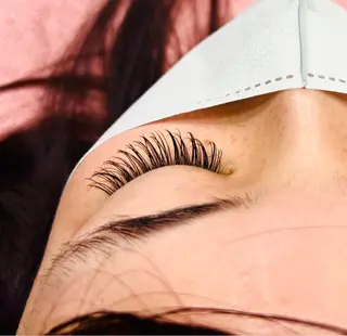 マツエク・マツパ HAIR＆MAKE EARTH 平塚店所属・髙橋 七海のマツエク・マツパデザイン