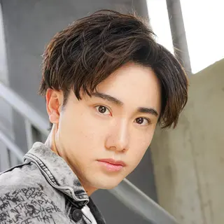 カラー パーマ メンズ スパイラル波巻き パーマ井本汰壱のヘアスタイル