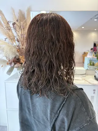 ミディアム 小泉 萌詠のヘアスタイル