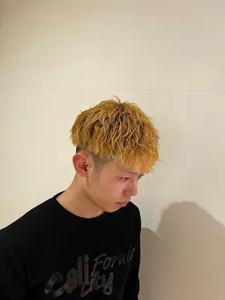 メンズ まみ/暖色カラー /デザインカラーのヘアスタイル