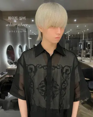 ショート カラー 韓国🇰🇷レイヤー 映える顔周り🩷のヘアスタイル