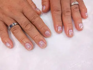 ネイル R'well所属・はばすみれ🎀ﾈｲﾙ 光ﾌｪｲｼｬﾙ ﾍｱのネイルデザイン