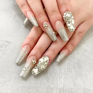 ネイル ゴテゴテ💙ワンホン リオナのネイルデザイン