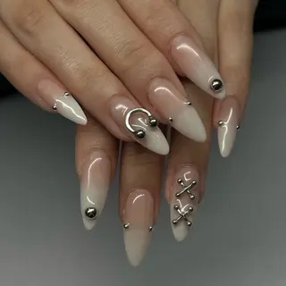 ネイル ⁸ᵃᵖᵖʸ🐝⋆゜ MöEのネイルデザイン