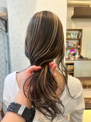 ロング カラー ハイトーン/レイヤー ハッシュカット/牧原のヘアスタイル