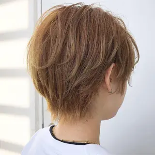 ショート カラー パーマ 小田 莉加子のヘアスタイル