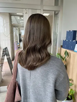 ミディアム 荒川泰輝/オリーブ カラー/透明感カラーのヘアスタイル