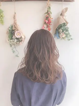 ミディアム カラー 西 めぐみのヘアスタイル