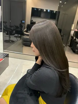 ロング HARUKI MINATO Japan FUKUOKA所属・秋屋 美々梨のヘアスタイル