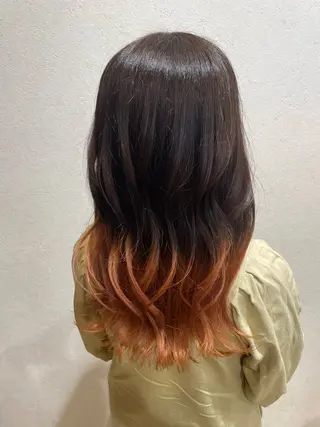 カラー 岡村 真子のヘアスタイル