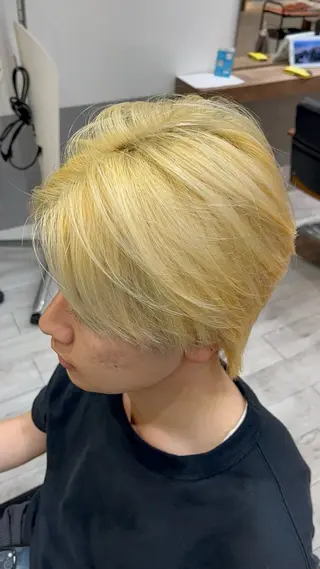 カラー メンズ アイバ シュンのヘアスタイル