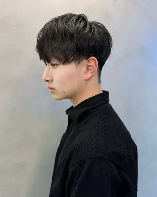 パーマ シャドウ/フェザー パーマメンズりつきのヘアスタイル