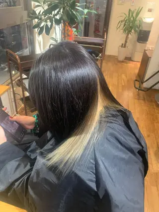 カラー I. NARUSEのヘアスタイル