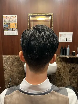 ショート ヒロ銀座バーバーショップ丸の内所属・秋山 琳太のヘアスタイル