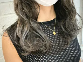 ロング カラー 若林 美由希のヘアスタイル