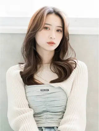 セミロング カラー ayano / 透明感・くすみカラーのヘアスタイル