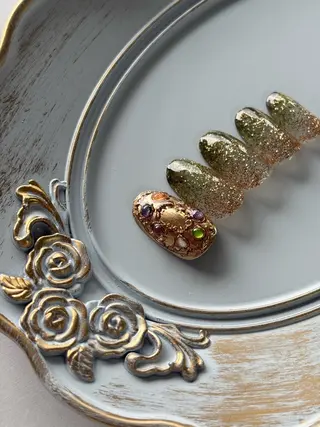 ネイル FIORITURA Maikoのネイルデザイン