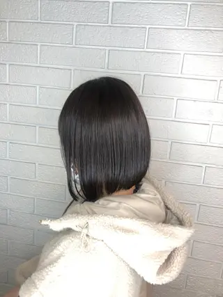 ショート 艶カラー🩵💛 NANAのヘアスタイル