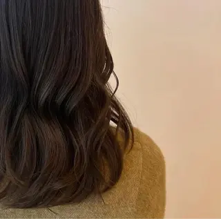 セミロング カラー 白築 怜実のヘアスタイル