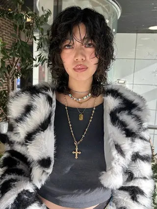 ミディアム パーマ 個性派ネイル /コトミ🐸のその他イメージ