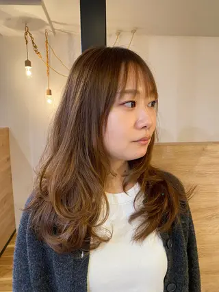 セミロング WHAT COMES AROUND ...所属・イワ ハシのヘアスタイル