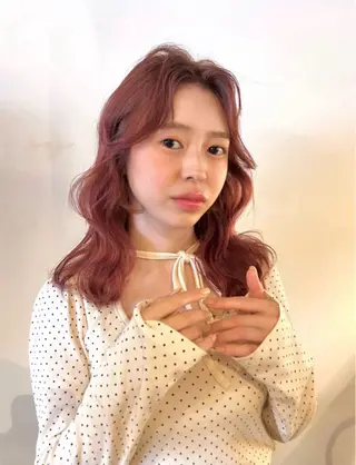 ミディアム nacoハイトーン ベージュ🍒のヘアスタイル