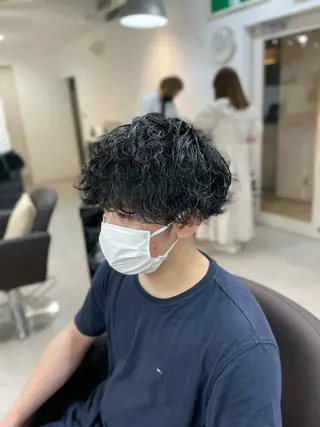 ショート パーマ メンズ 加藤 雄大のヘアスタイル