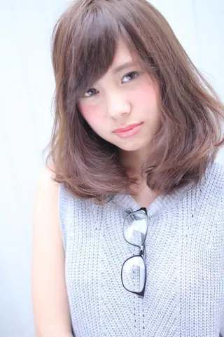 ミディアム セミロング ロング カラー パーマ 平松 千枝のヘアスタイル