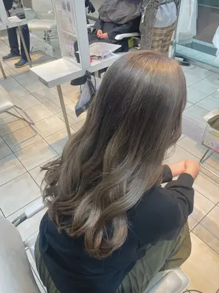 ロング カラー ブリーチ/ヘアセット 【𝙍𝙞𝙣𝙤】のヘアスタイル