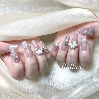 ネイル RAFFINE 月🦋🩵のネイルデザイン
