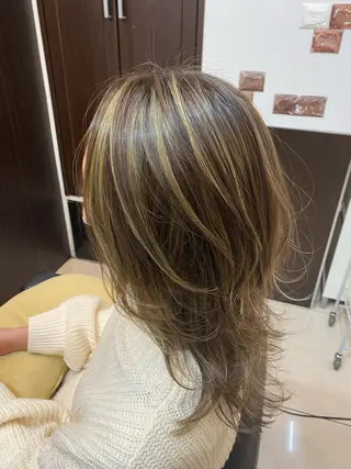 セミロング カラー ショートボブ✨️ 池田芽生のヘアスタイル