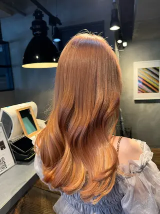 ロング カラー Eleanor spa&treatment 札幌店内にあるシェアサロン【WHITE】所属・シルクハイトーン / 髪質改善🦋MIKUのヘアスタイル