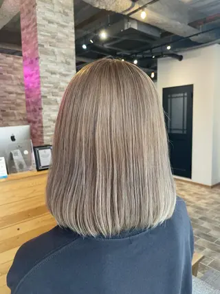 セミロング SALOWIN心斎橋Suite店所属・洗っても取れない 髪質改善|OJIROのヘアスタイル