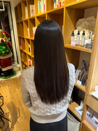 セミロング afloatkobe所属・美髪/髪質改善 川口凌弥のヘアスタイル