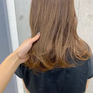 セミロング カラー オリーブ/アッシュ やわらか透明感カラーのヘアスタイル