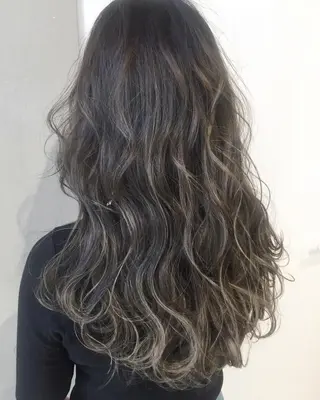 ロング カラー パーマ ヘアアレンジ 【公式】amble luxe池袋東口🩷のヘアスタイル