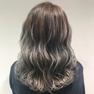 セミロング カラー ヘアアレンジ Zina渋谷エリア マネージャShionのヘアスタイル