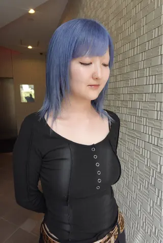 セミロング ✨ブリーチ/顔周り レイヤー¦YUKA✨のヘアスタイル