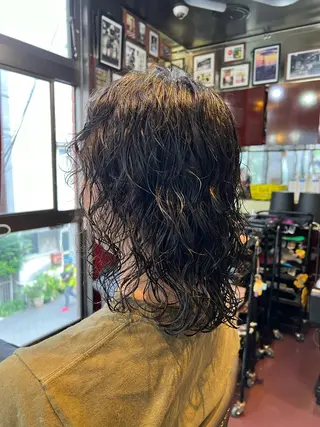 ミディアム パーマ メンズ 横浜ロングミディアム レイヤー/ 平林侑馬のヘアスタイル