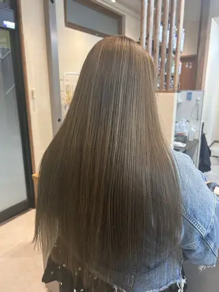 ロング カラー 井上 萌のヘアスタイル