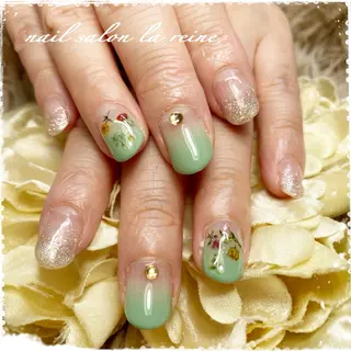 ネイル nail salon  la reine所属・nail salon la reineのネイルデザイン